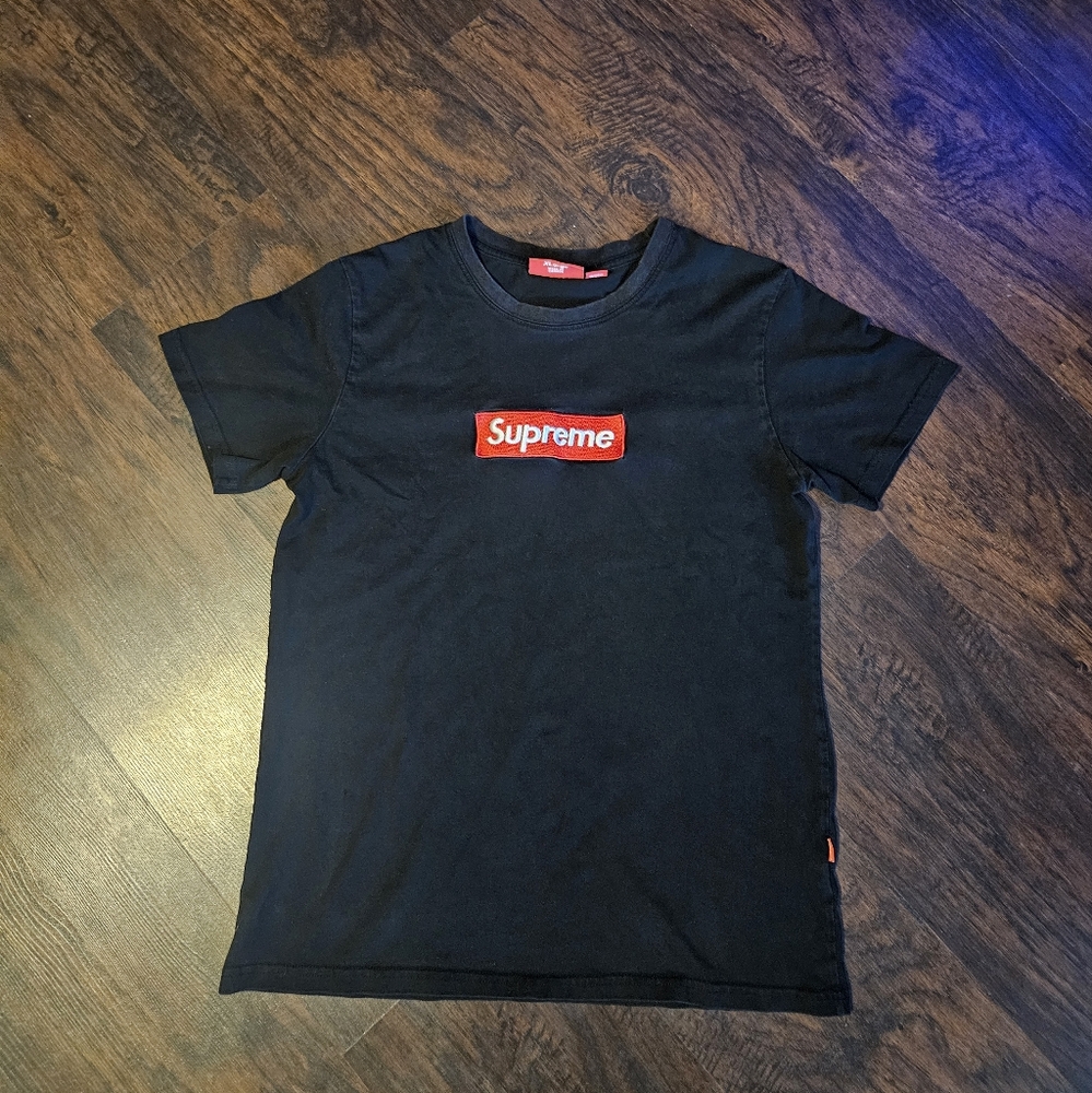 Supreme Embroidered  Black Box Logo